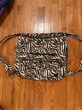 Lug Zipliner Convertible Bag in Zebra Sand